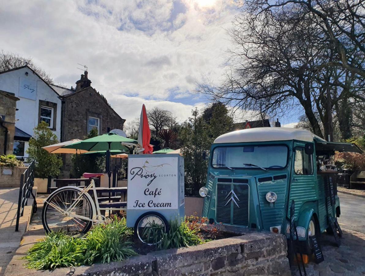 Scorton  The Priory Bed & Breakfast エクステリア 写真